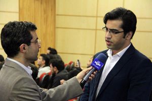 علیرضا آرمان. پرستار بخش ccuf  برگزیده چهارمین جشنواره دانشجویی ابن سینا دانشگاه علوم پزشکی تهران: عکس شماره 2 / 4